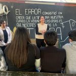 Jóvenes formando jóvenes: programa Semillas de Autonomía llega a Curicó
