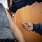 Refuerzan llamado a vacunarse contra influenza ante alta circulación de virus respiratorios